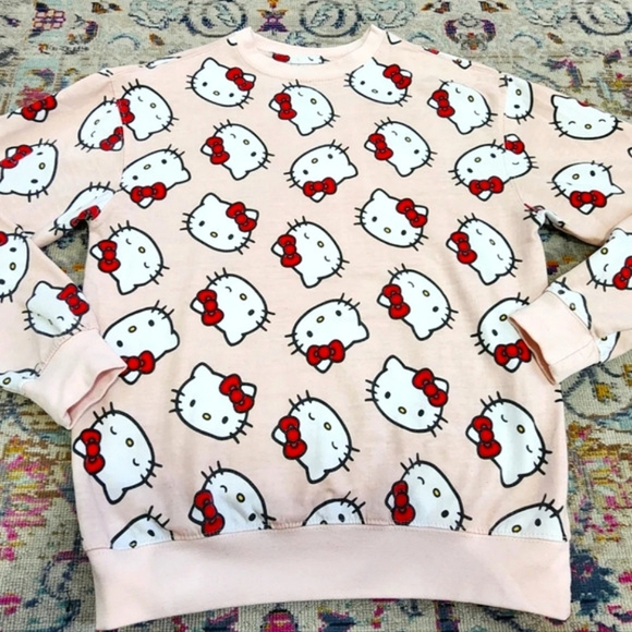 Sanrio Women's Hello Kitty Graphic Print Sweatshirt, Size XSmall - Picture 1 of 8